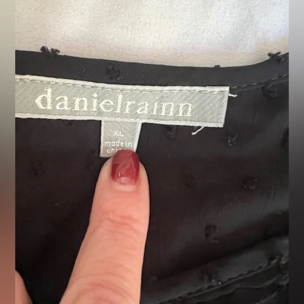 Daniel Rainn Black floral Textured Blouse - Picture 3 of 4